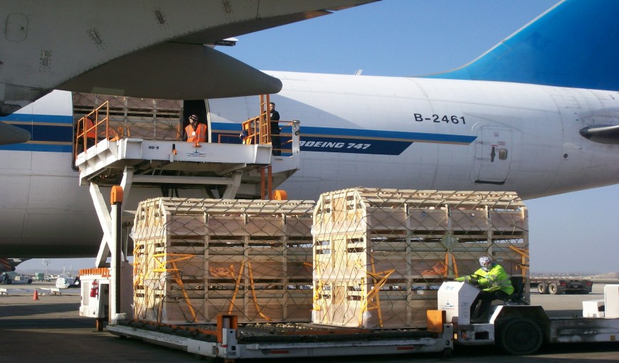 从江到新加坡空运公司